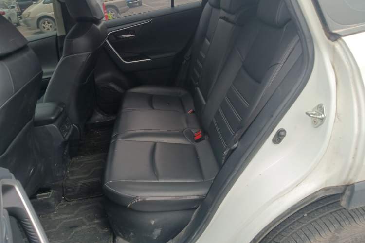 Used Toyota RAV4 2020 Dual-Engine 2.5L E-CVT 4x4 Elite PLUS Edition
