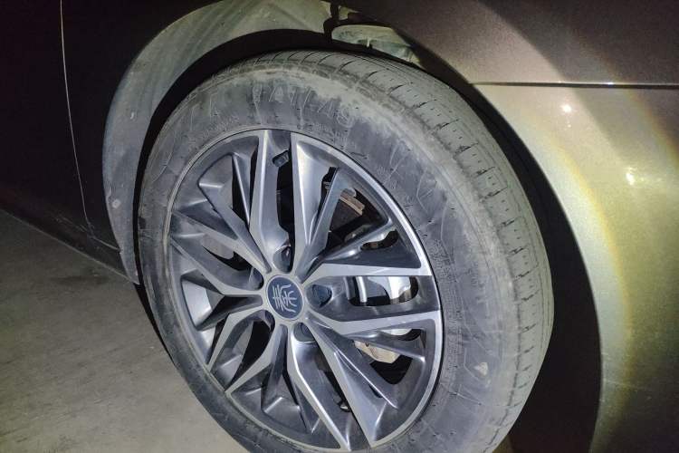 Used BYD Qin PLUS 2021 DM-i 55KM Flagship Model Right Front Wheel Hub