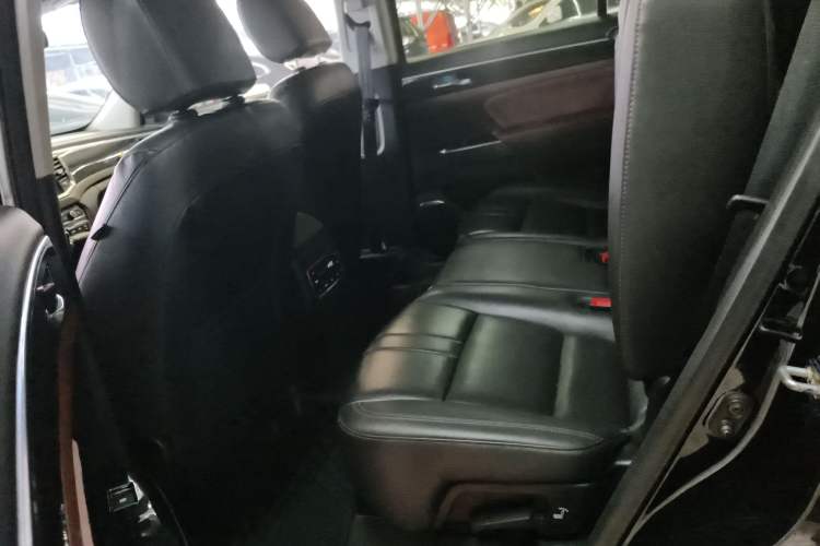 Used GAC Trumpchi GS8 2017 320T Two-Wheel Drive Luxury Smart Connectivity Version (7 Seats)