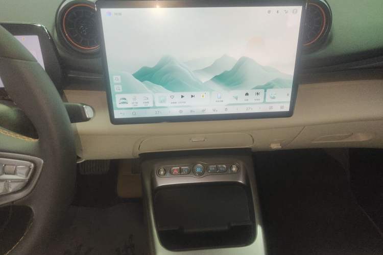 Used BYD Dolphin 2025 Smart Drive Version 420 km Freedom Edition Audio And AC Panel