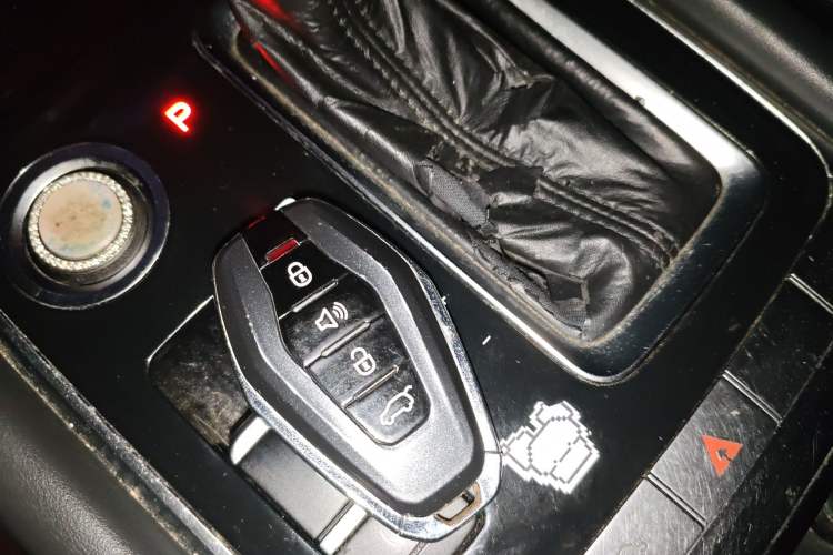 Used JETOUR X90 2019 1.6T DCT Luxury Touring Edition 7 Seats China VI Standard Vehicle Key