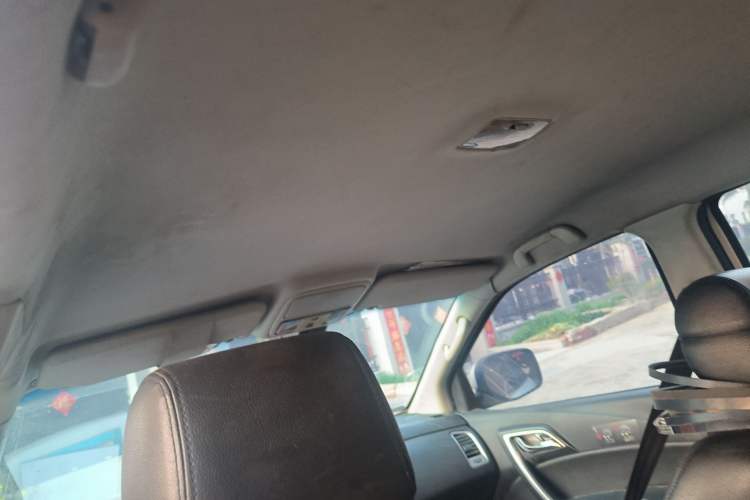 Used JMC Yusheng S350 2013 2.4T Automatic 2WD Diesel Luxury Edition 5 Seats