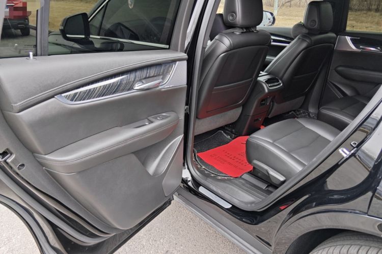 Used Cadillac XT6 2022 2.0T Six-Seater Four-Wheel Drive Luxury Version
