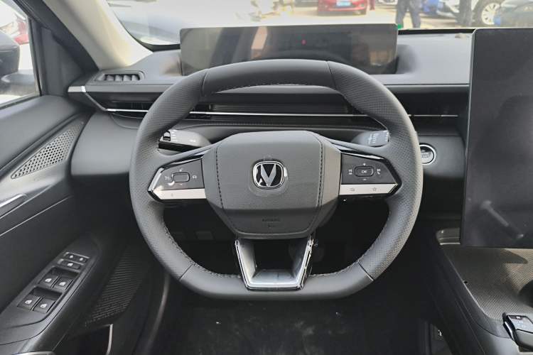 Used CHANGAN Eado 2025 Blue Whale 1.5T 500Bar Prestige Model
