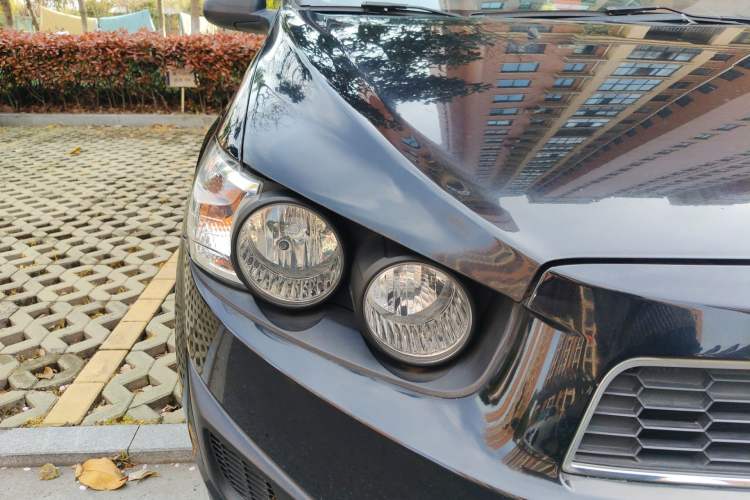 Used Chevrolet Aveo Sonic 2011 Sedan 1.4L MT SL
