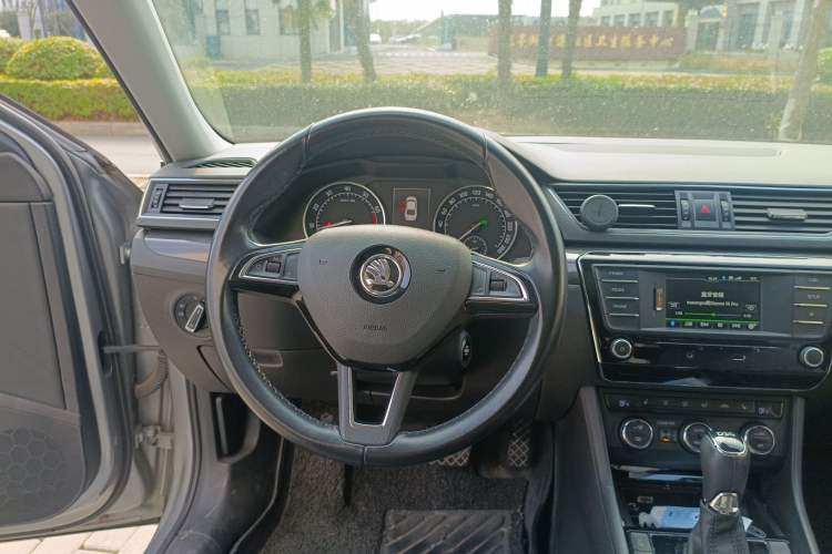 Used Skoda Superb 2016 TSI330 DSG Smart Drive Edition