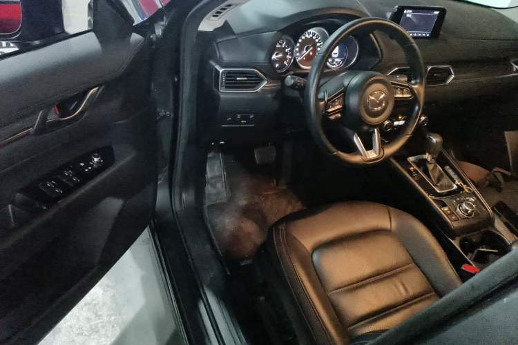 Used Mazda CX-5 2020 2.0L Automatic Two-Wheel Drive ZhiZun Version Driver Seat