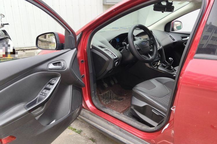 Used Ford Focus 2015 Hatchback EcoBoost 125 Manual – Ultra-Style Edition