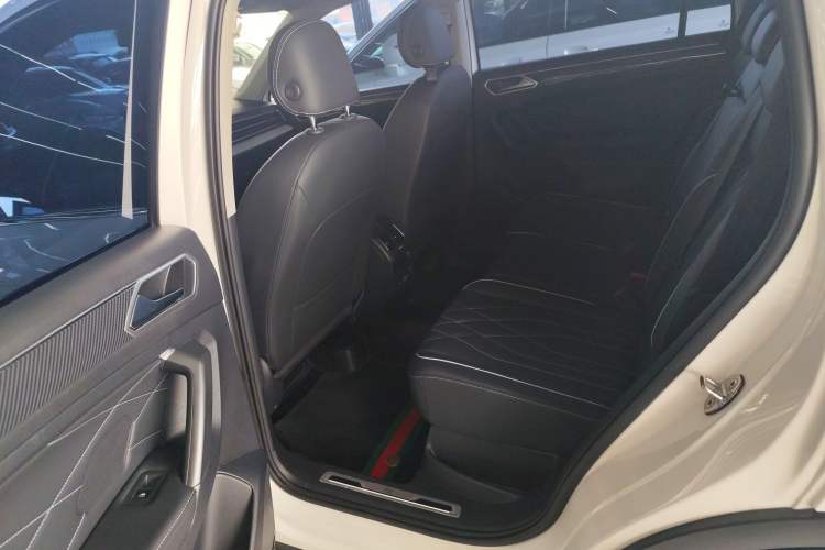 Used Volkswagen Tiguan L 2022 330TSI Automatic Two-Wheel Drive R-Line Enhanced Edition
