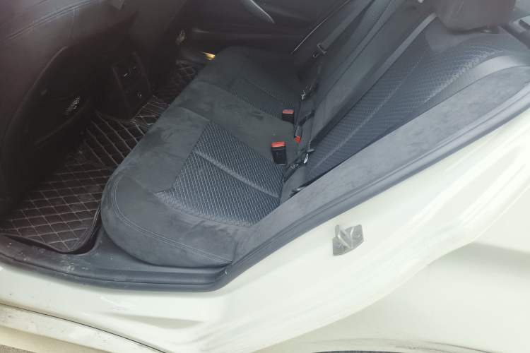 Used BMW 3 Series 2018 320i M Sport Package Left Rear Seat