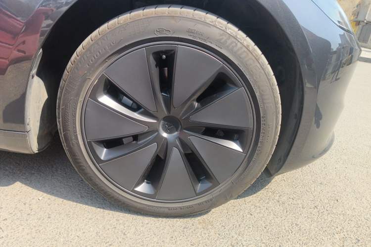 Used Tesla Model 3 2025 Rear-Wheel-Drive Version
