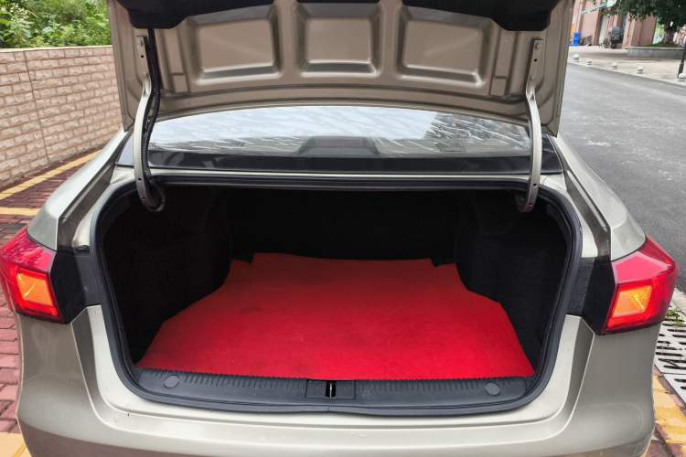 Used Roewe 360 2016 1.5L Manual Smart Screen Version
