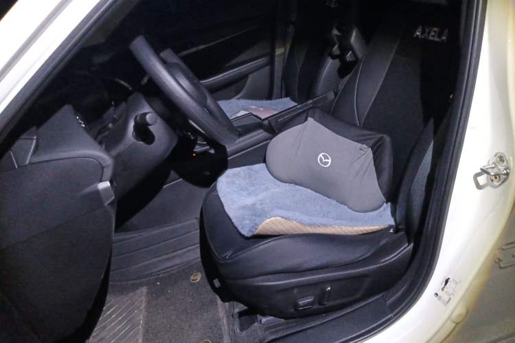 Used Mazda 3 Axela 2022 2.0L Automatic Zhiqing Edition