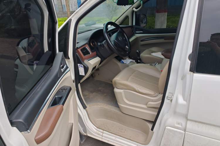 Used FORTHING Lingzhi 2019 M5L 1.6L 7-Seater Luxury Model China VI Standard Driver Seat