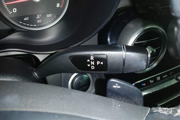 Used Mercedes-Benz GLC 2017 GLC 200 4MATIC Gear Lever