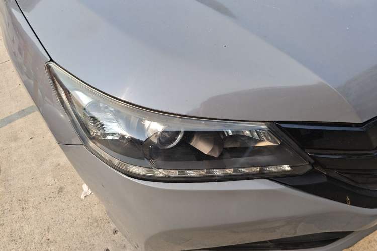 Used Honda Accord 2014 2.0L EX Luxury Edition Right Front Headlight