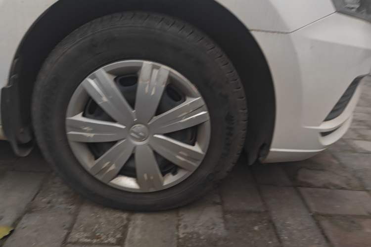 Used Volkswagen Jetta 2017 1.4L Manual Fashion Edition
