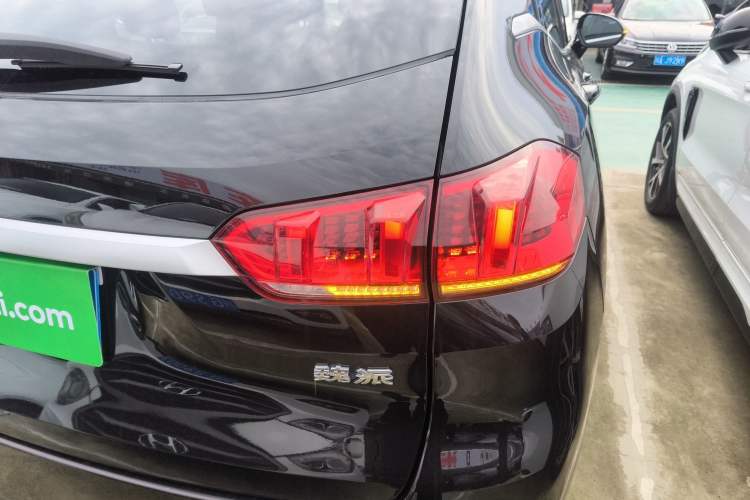 Used Wey VV5 2020 1.5T Two-Wheel Drive Color Pioneer Right Rear Taillight