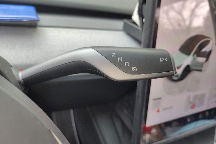 Used Tesla Model Y 2023 Rear-Wheel-Drive Version
