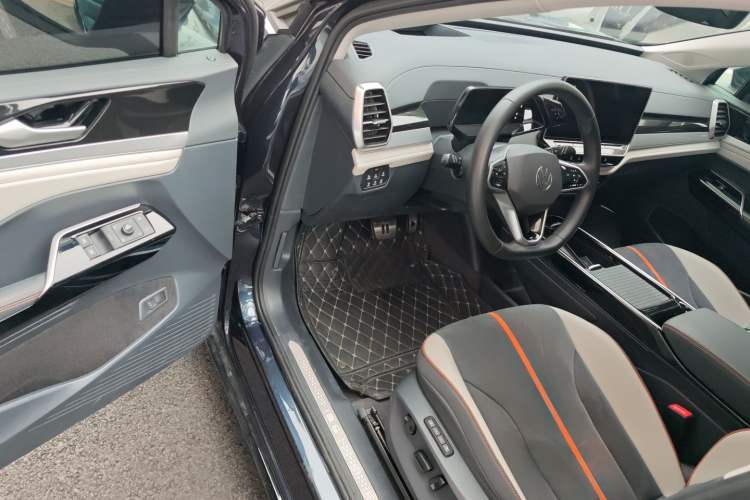 Used Volkswagen ID.6 CROZZ 2022 High-Performance PRIME Edition Driver Seat