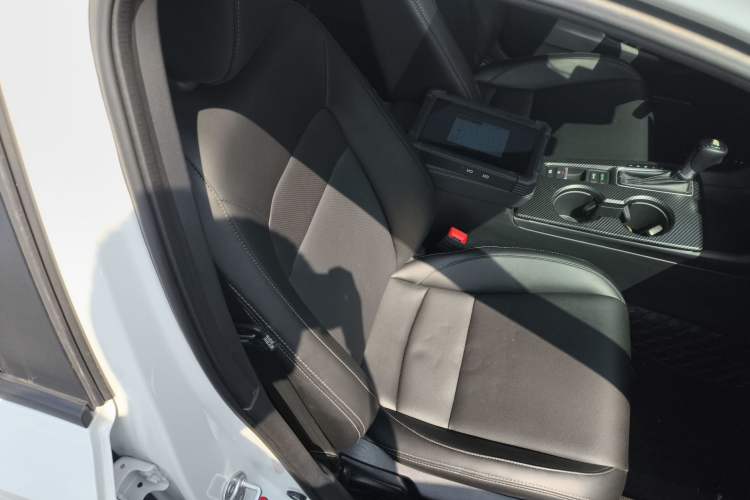 Used Honda Civic 2022 240TURBO CVT Dynamic Edition Right Front Seat