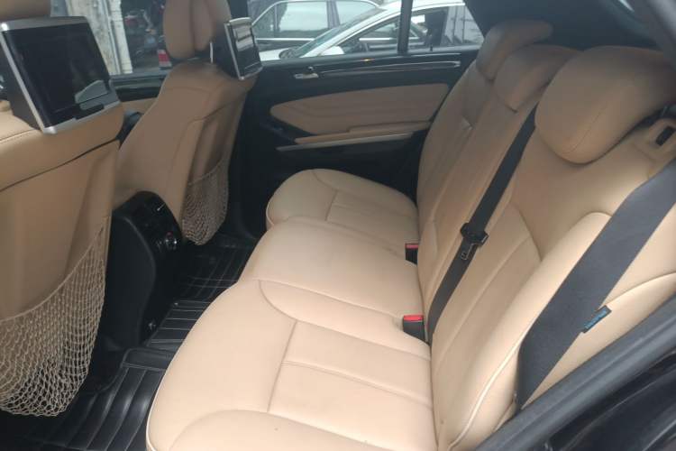 Used Mercedes-Benz M-Class 2010 ML 500 4MATIC Left Rear Seat