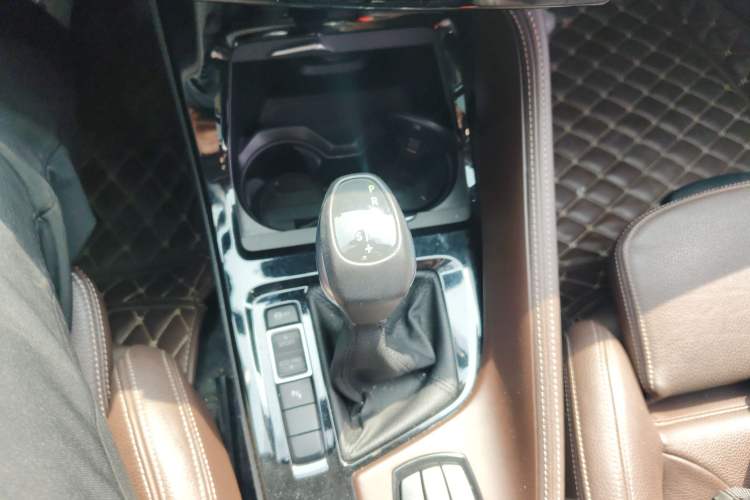 Used BMW X1 2016 sDrive18Li Luxury Model Gear Lever