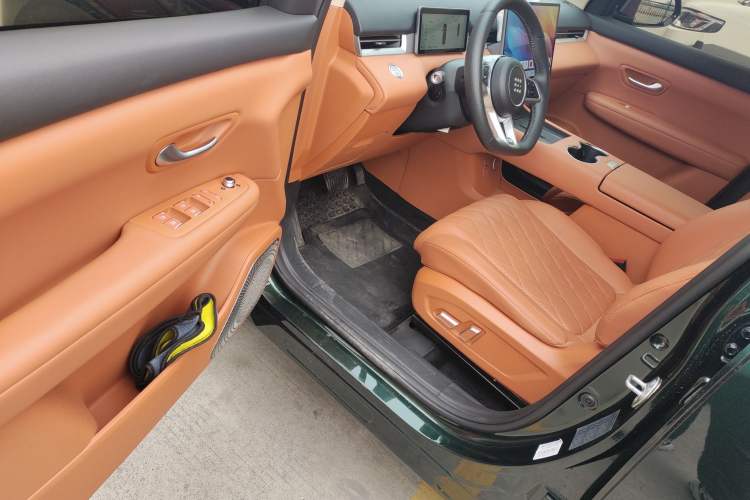 Used Landian E5 PLUS 2025 165 km Long-Range Travel & Comfort Edition 7 Seats
