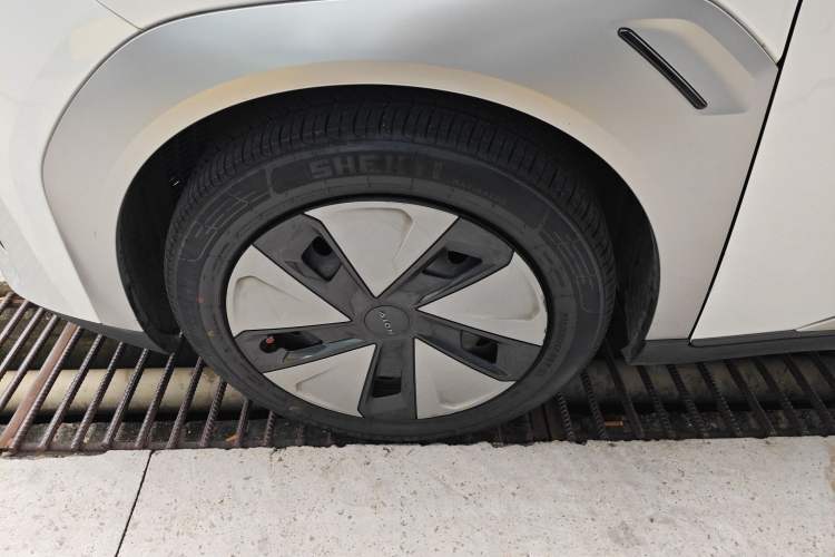 Used AION Y 2023 Younger
