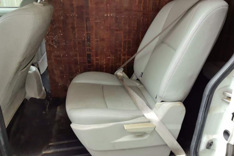Used Jinbei New Hiace S 2018 1.5L Wealth Edition DLCG14 Left Rear Seat