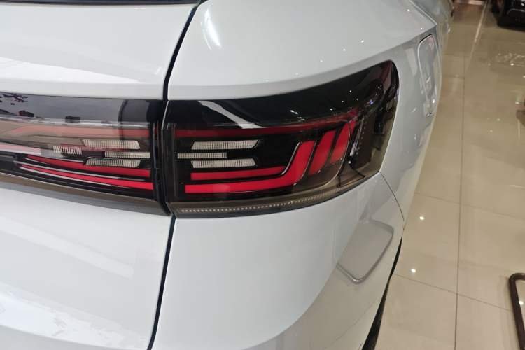 Used Volkswagen ID.4 X 2023 Ultra-Intelligent Long-Range Version Exterior 3