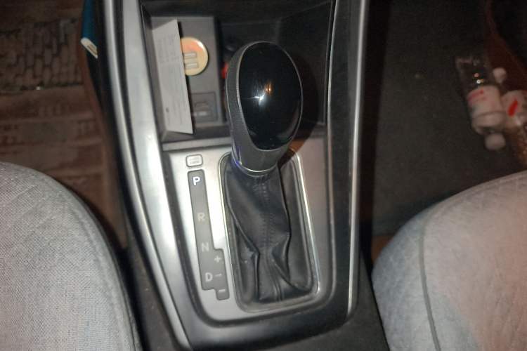 Used Hyundai Elantra (5th Generation / Langdong) 2015 1.6L Automatic Fashion Model