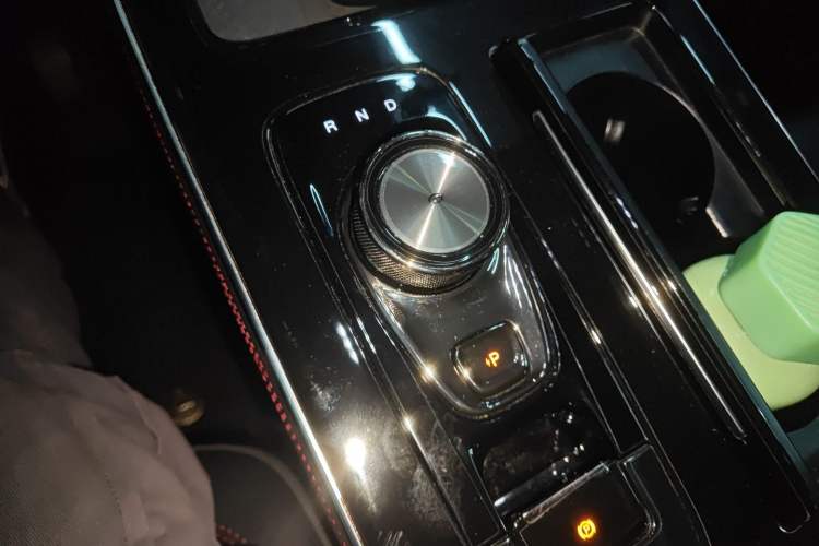 Used AION V 2021 Plus 70 Smart Technology Edition Lithium Iron Phosphate Gear Lever