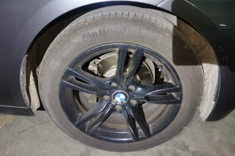 Used BMW 3 Series GT 2019 320i M Sport Package Right Front Wheel Hub