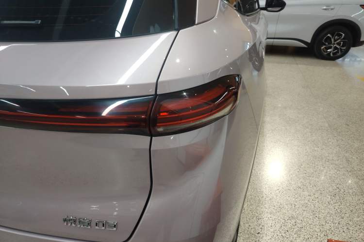 Used Bestune Yueyi 03 2025 565km Premium Edition Exterior 3