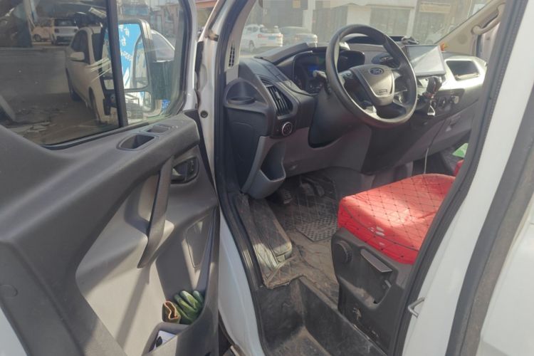 Used Ford Transit 2017 2.0T Diesel Van Short Wheelbase Low Roof China IV Standard
