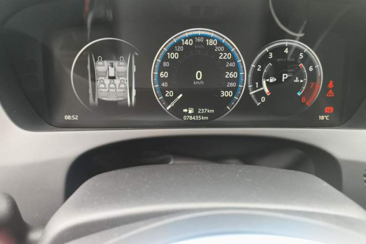 Used Jaguar XEL 2018 2.0T 200 PS Premium Edition Odometer Close Up