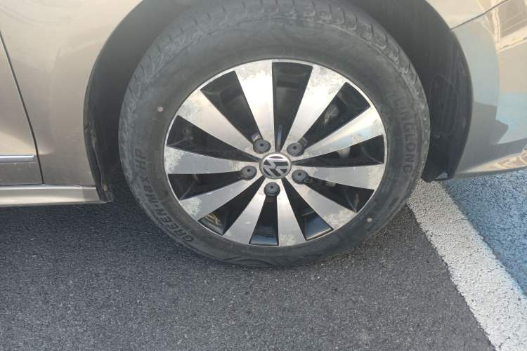 Used Volkswagen Sagitar 2015 230TSI Automatic Luxury Model
