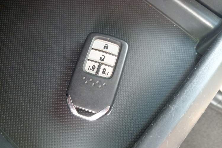 Used Honda Odyssey 2017 2.4L Luxury Edition Vehicle Key