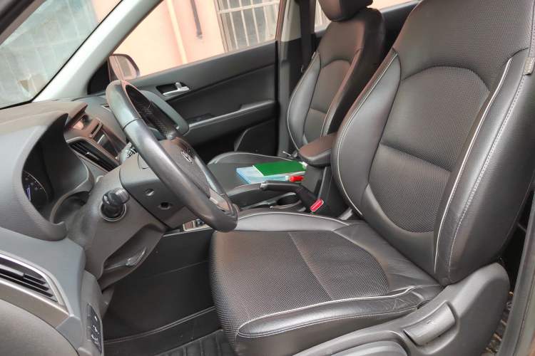 Used Hyundai ix25 2015 1.6L Automatic Two-Wheel Drive Smart GLS Trim Left Front Seat