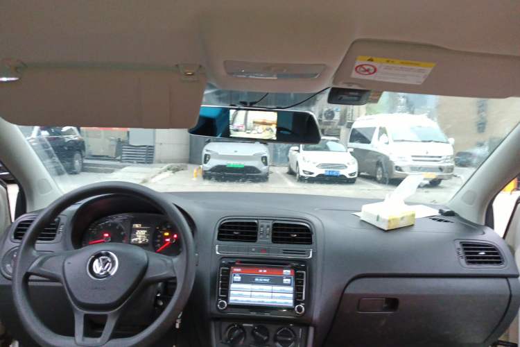 Used Volkswagen Polo 2016 1.4L Manual Fashion Model Headliner
