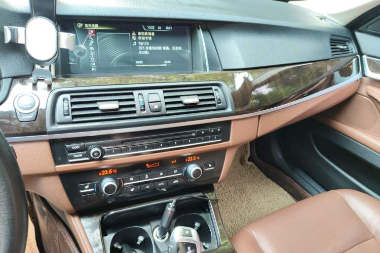 Used BMW 5 Series 2013 530Li Leading Model Audio And AC Panel