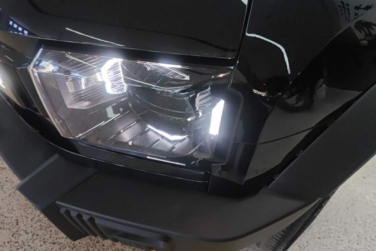 Used JETOUR Traveler 2023 2.0T All-Wheel-Drive CrossPRO Left Front Headlight