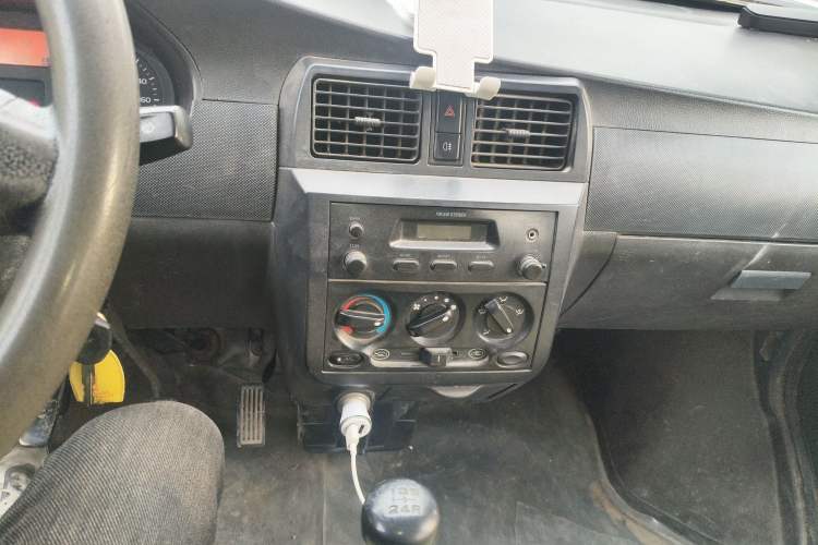 Used Wuling Rongguang 2011 1.5L Base Version Audio And AC Panel