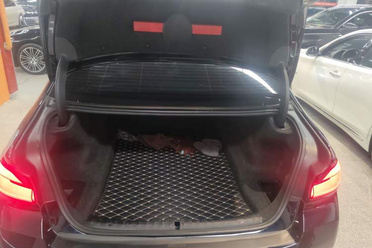 Used BMW 5 Series 2022 Second Facelift 525Li M Sport Package Trunk