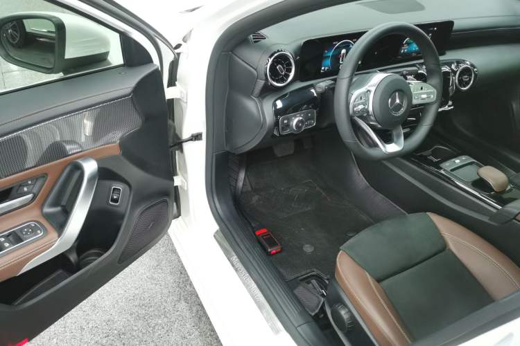 Used Mercedes-Benz A-Class 2019 Restyled A 180 L Sport Sedan Driver Seat