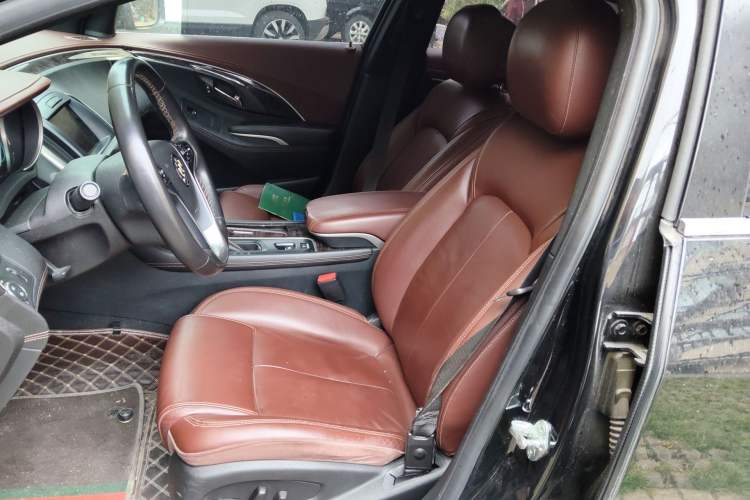 Used Buick LaCrosse 2013 2.4L SIDI Elite Comfort Version Left Front Seat