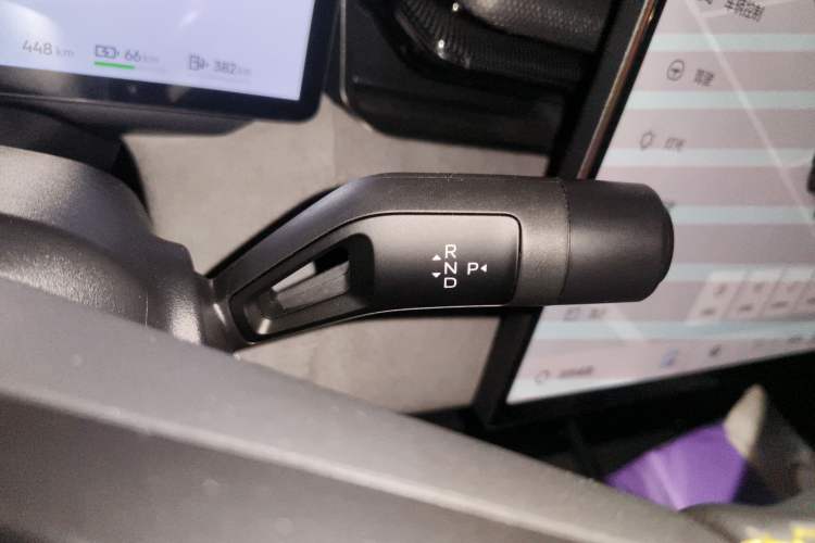 Used Lynk & Co 08 EM-P 2025 120km Long-Range Pro
