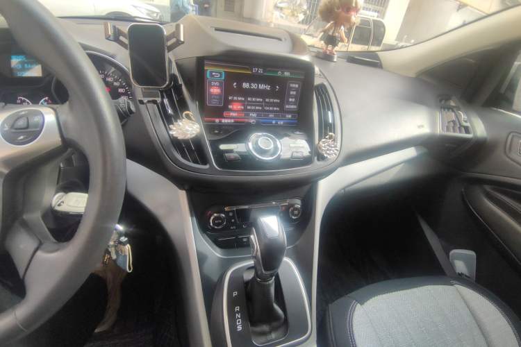 Used Ford Kuga 2016 ZhiXing Limited Edition 1.5L GTDi Two-Wheel Drive Fashion Model Audio And AC Panel