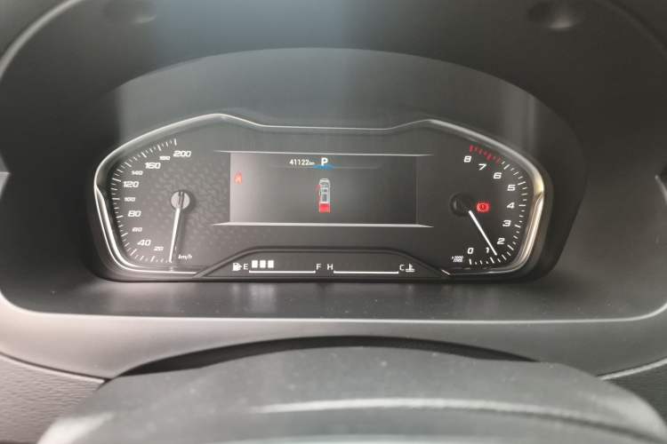 Used SAIC MAXUS G20 2023 Facelifted ES 2.0T Gasoline Automatic Value Edition Instrument Cluster